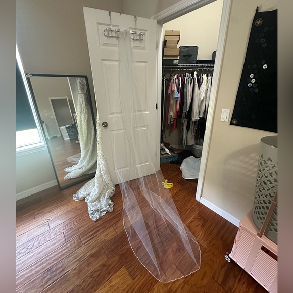 Wedding Dress - Picture 6 of 6